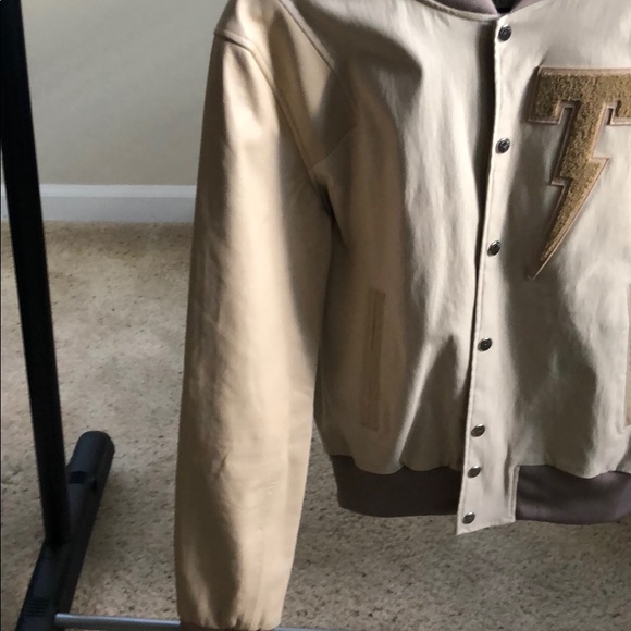 Tackma Varsity - Picture 3 of 5